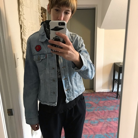 Levi’s Custom Denim Trucker Jacket - Picture 5 of 6